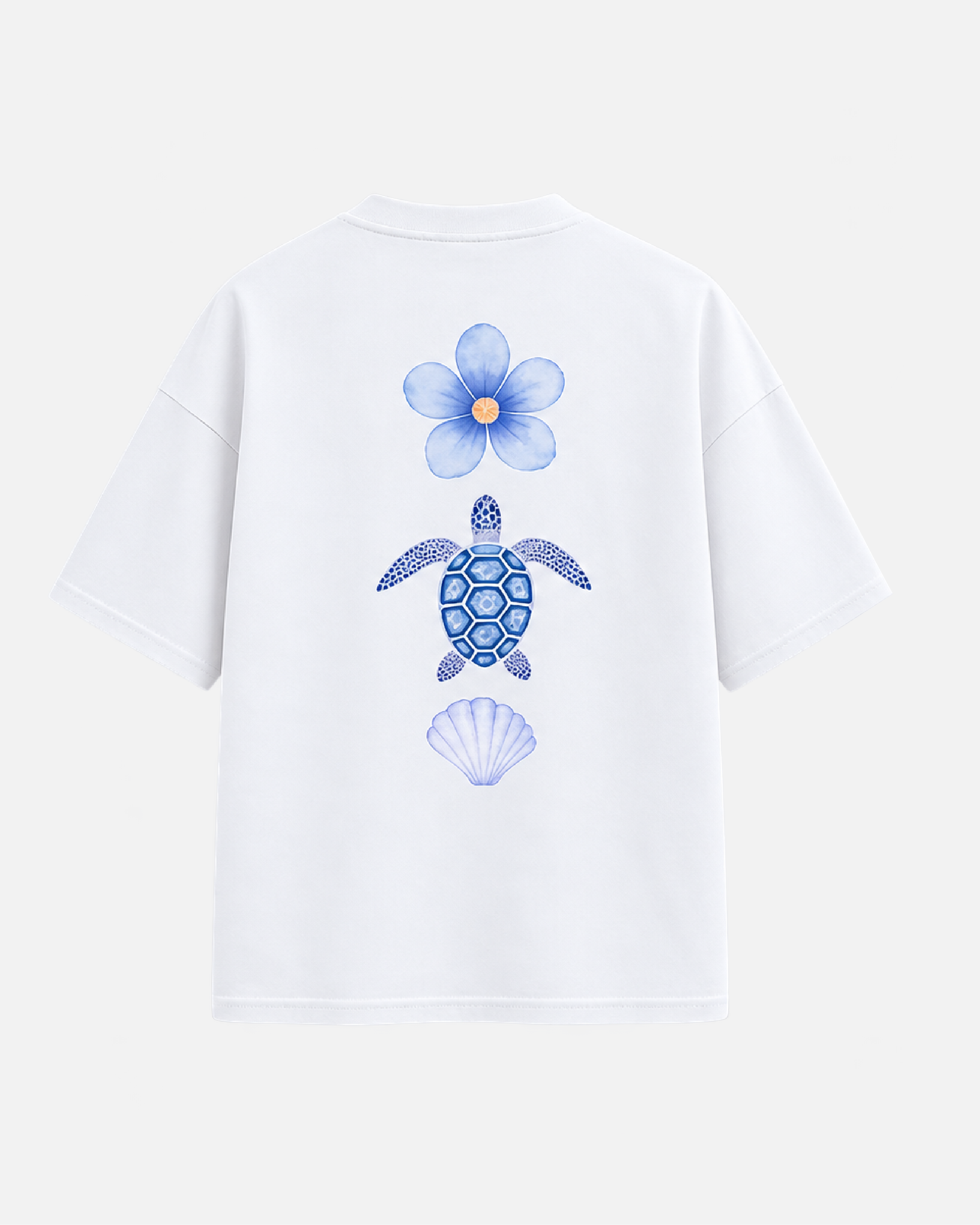 Mujer con camiseta oversize Blue Turtle de Fit Zone, vista frontal