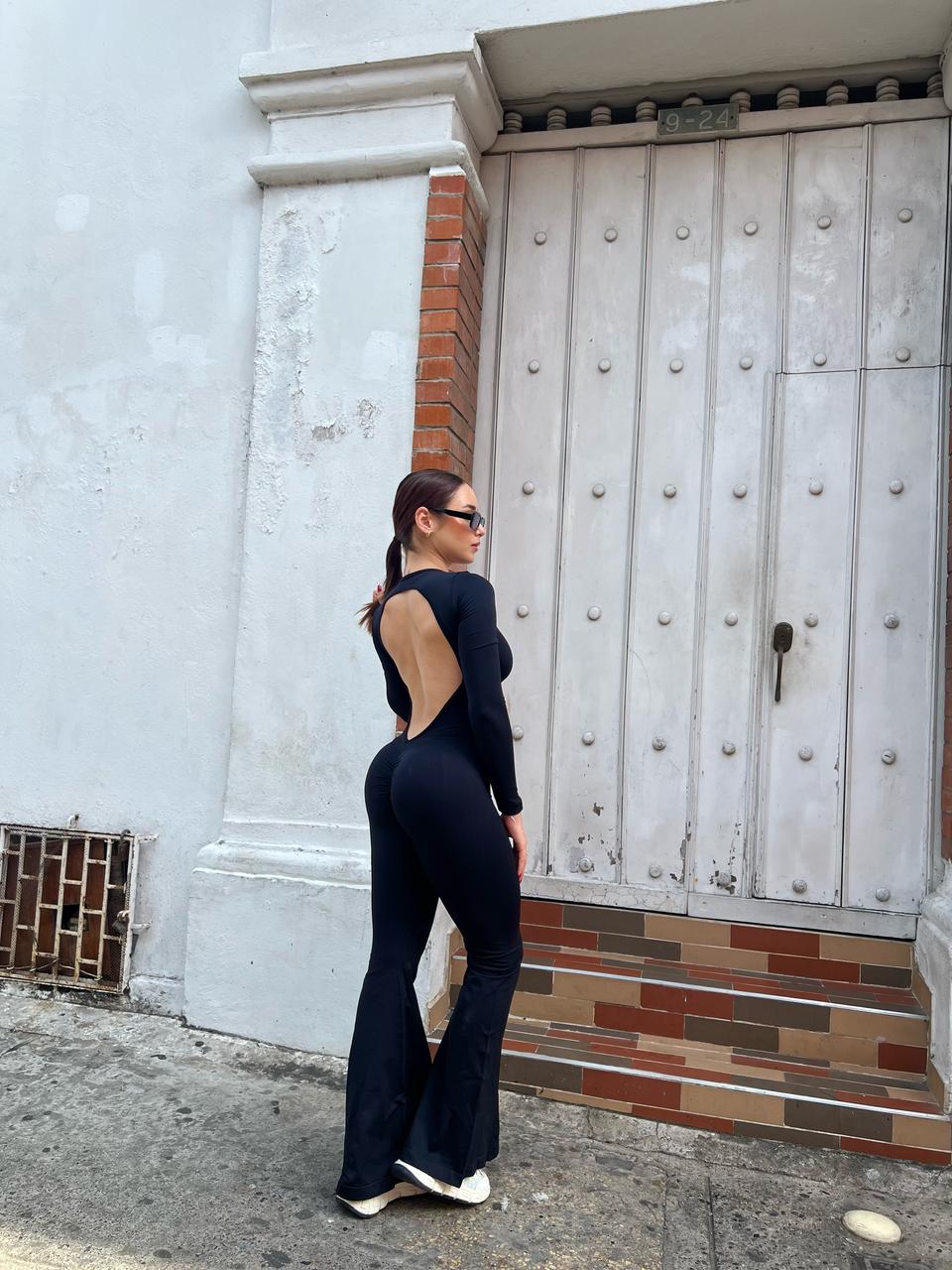 Mujer con enterizo sin costura Rubí de Fit Zone, vista frontal